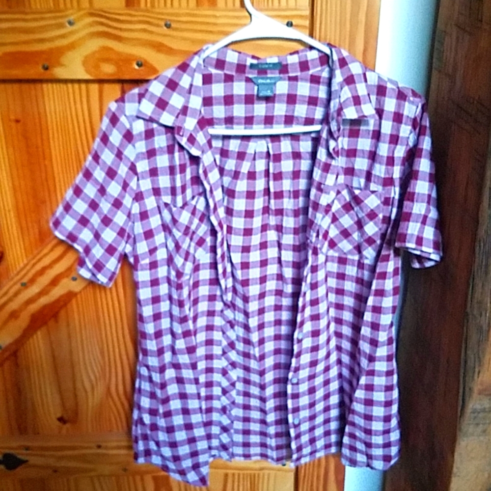 Eddie Bauer button front short sleeve shirt, size medium